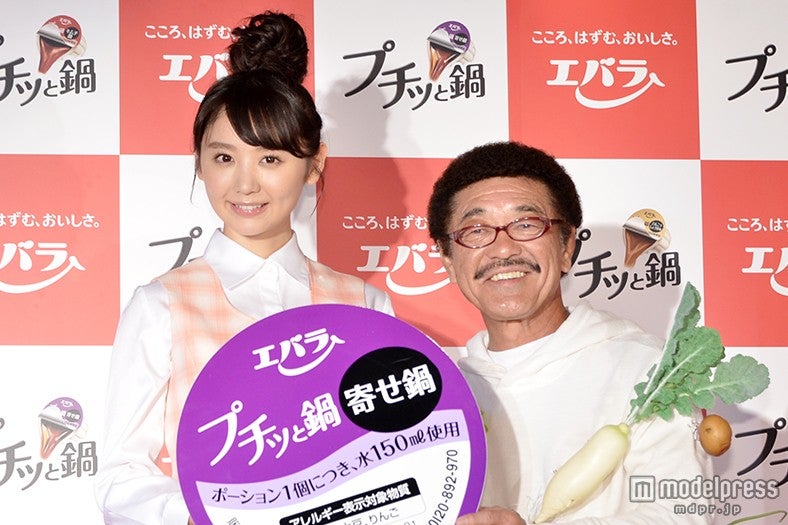 （左から）おのののか、具志堅用高