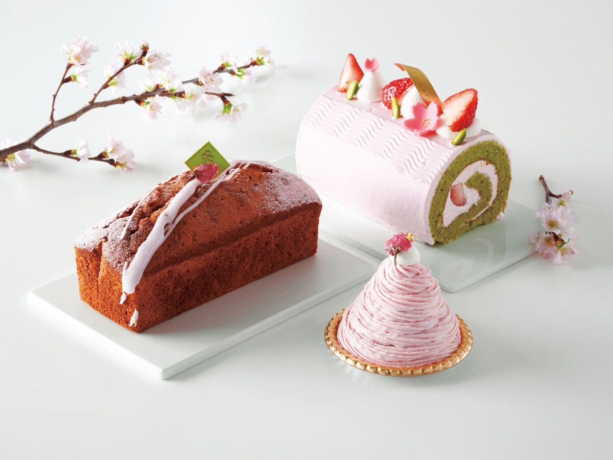横浜ロイヤルパークホテル「スプリングフェア」桜パウンドケーキ（税込1500円）、桜モンブラン（税込600円）、桜ロールケーキ（税込2000円、カット670円）※テイクアウト価格（提供画像）