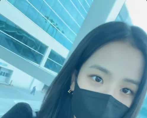 BLACKPINKジス、大胆ツートーンの新ヘアに注目集まる「新鮮」「カッコいい」