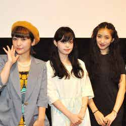 映画『HARAJUKU CINEMA』初日舞台挨拶に出席した青柳文子（中）、中田クルミ（右）、近藤夏子（左）