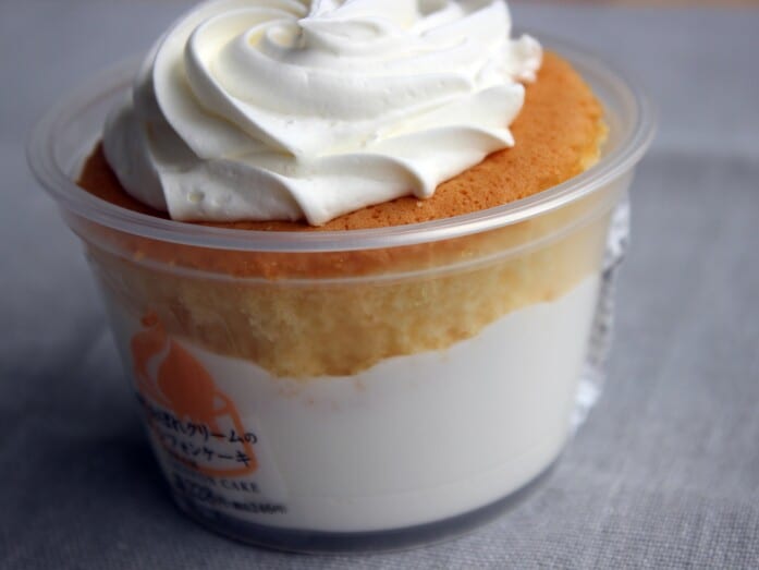 シフォン生地がクリームに浮かんでいるかのよう!