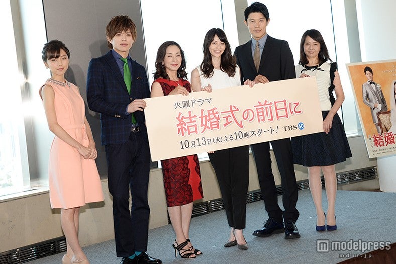 （左から）真野恵里菜、山本裕典、原田美枝子、香里奈、鈴木亮平、美保純