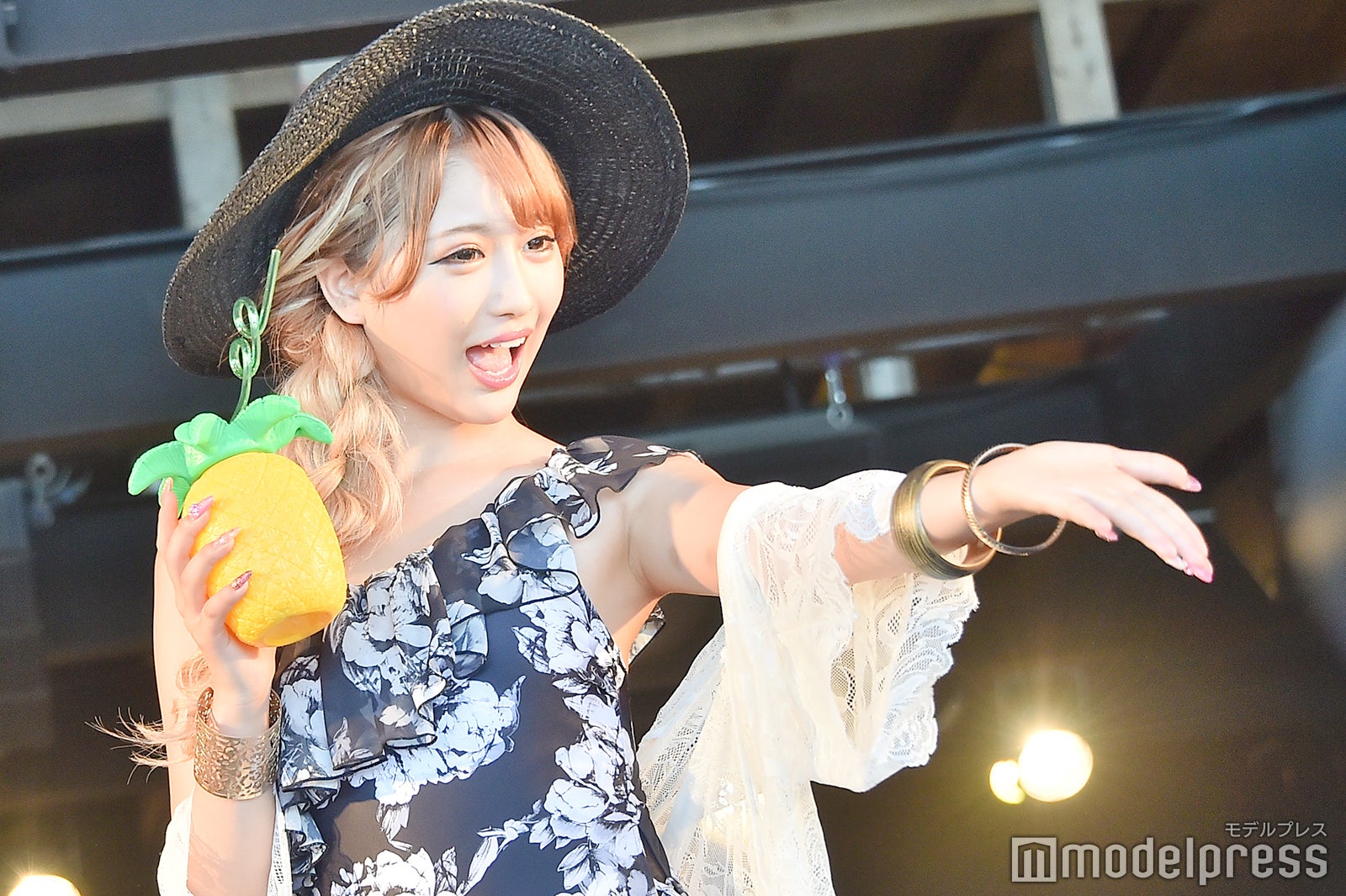 “次世代ギャル”伊藤桃々、水着で色白ボディ披露＜超夏休み2019＞