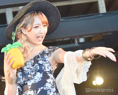“次世代ギャル”伊藤桃々、水着で色白ボディ披露<超夏休み2019>