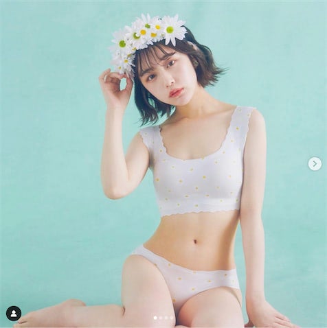 櫻坂46 渡邉理佐、卒業メモリアルブック『抱きしめたくなる瞬間』4種の