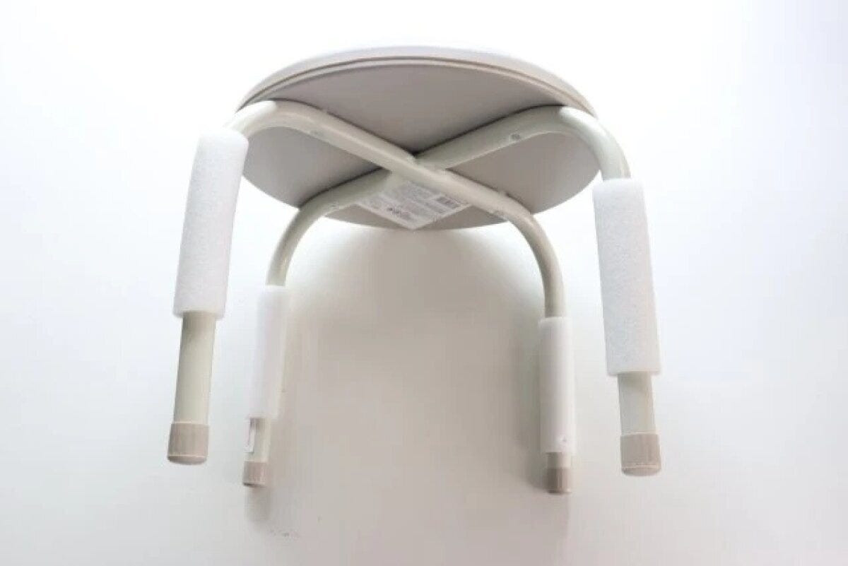 ダイソー　パイプ椅子