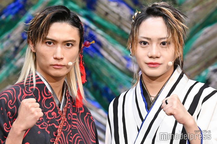 再共演を喜ぶ橋本良亮、佐藤流司(C)モデルプレス