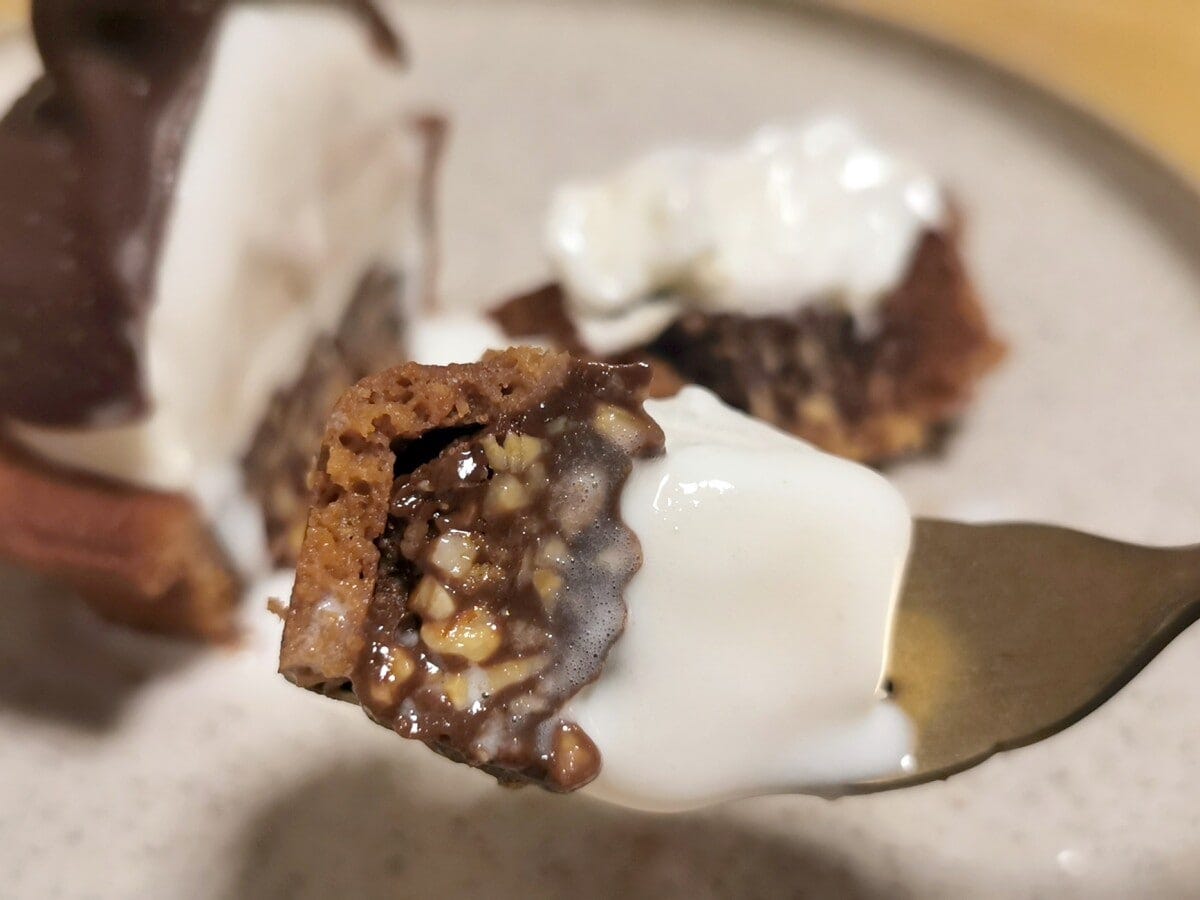 ソフトクリームは、すっとなめらかな口どけ