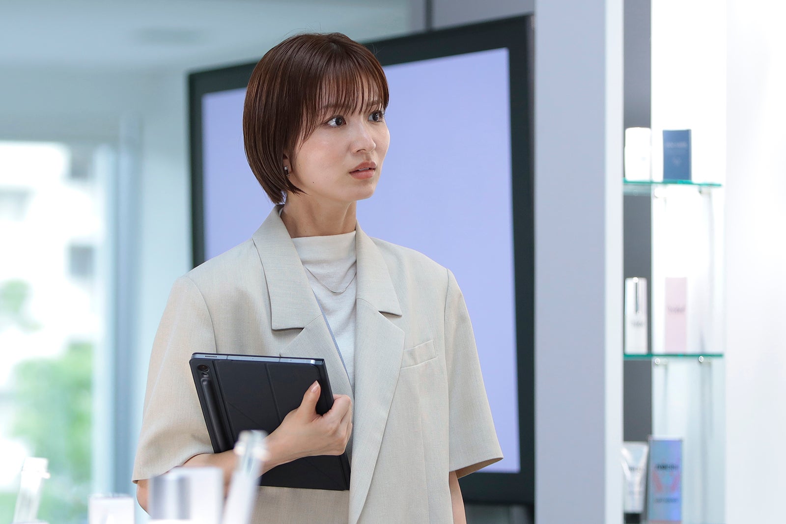 岡崎紗絵「告白－25年目の秘密－」（C）日本テレビ