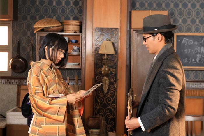 松本穂香、味方良介「嘘解きレトリック」第8話(C)フジテレビ