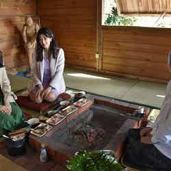 (左から)橋本マナミ、葉加瀬マイ(C)TBS