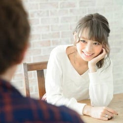「ずっと一緒にいたい!」彼に飽きられない彼女の特徴