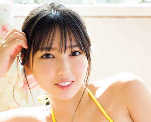 “令和のグラビアクイーン”沢口愛華、水着姿で豊満な美バスト披露