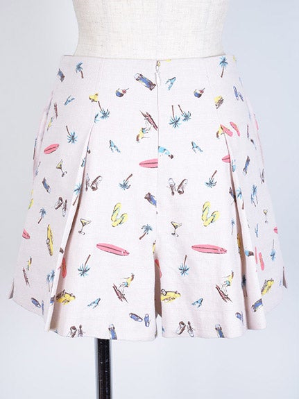 ビーチ柄ショートパンツ「deicy」14,040円(税込)