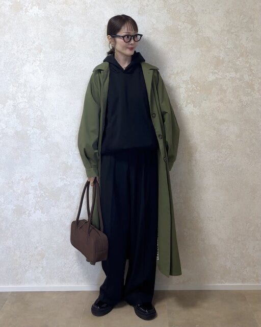 ユニクロスウェットオーバーサイズプルパーカ ユニクロスウェットオーバーサイズプルパーカとロングアウターのスタイルアップコーデ