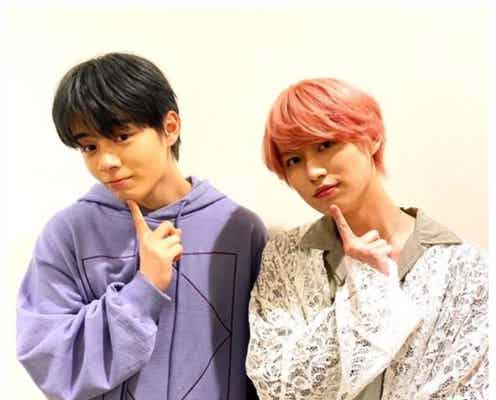 JO1鶴房汐恩&白岩瑠姫、“あざとポーズ”披露「可愛すぎ」「顔が良くて癒やされる」の声