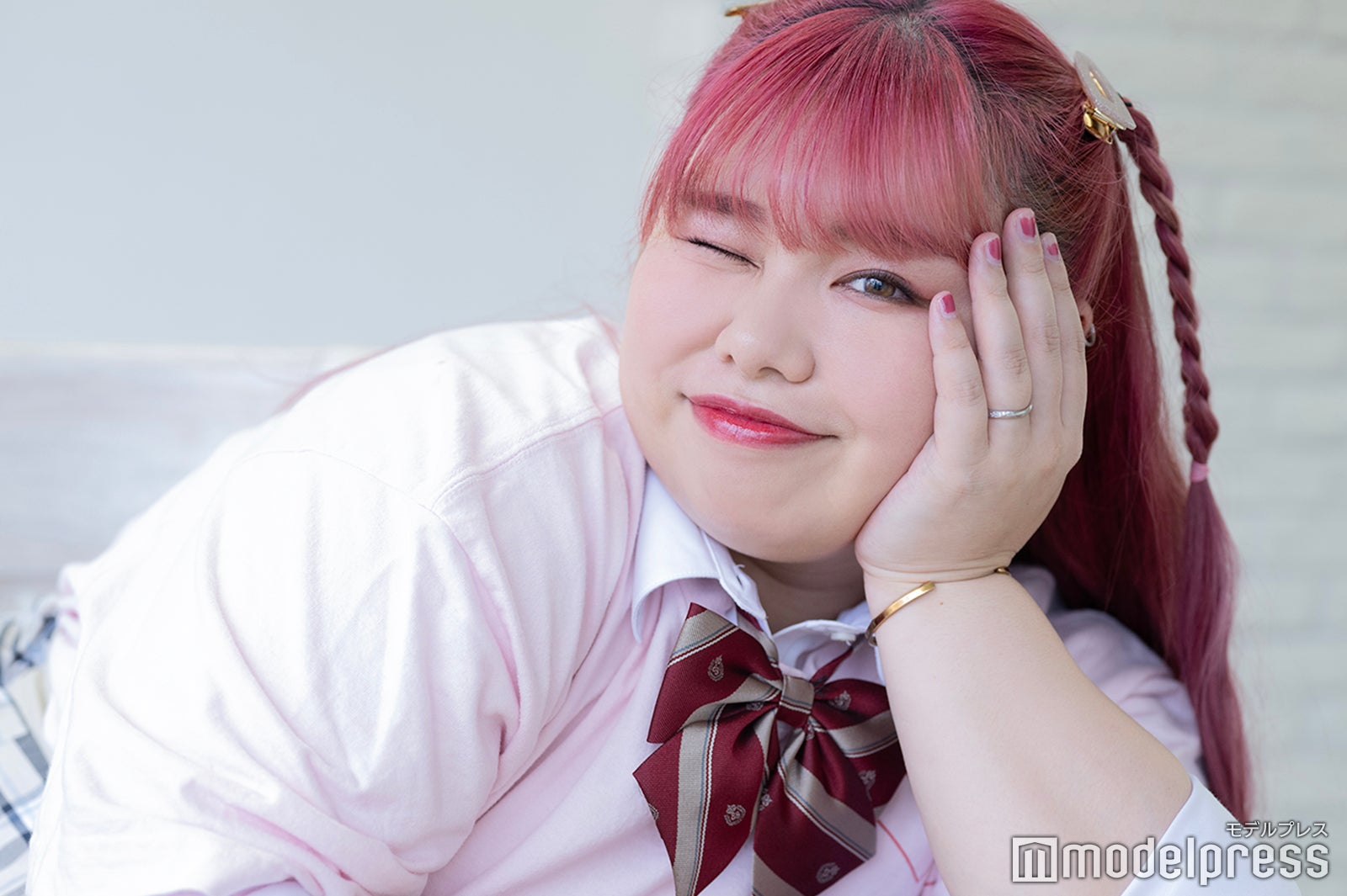 UraN（C）モデルプレス