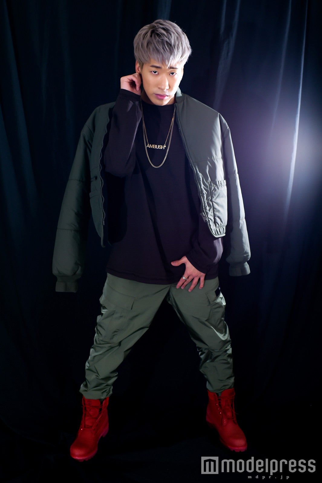 陣（C）モデルプレス