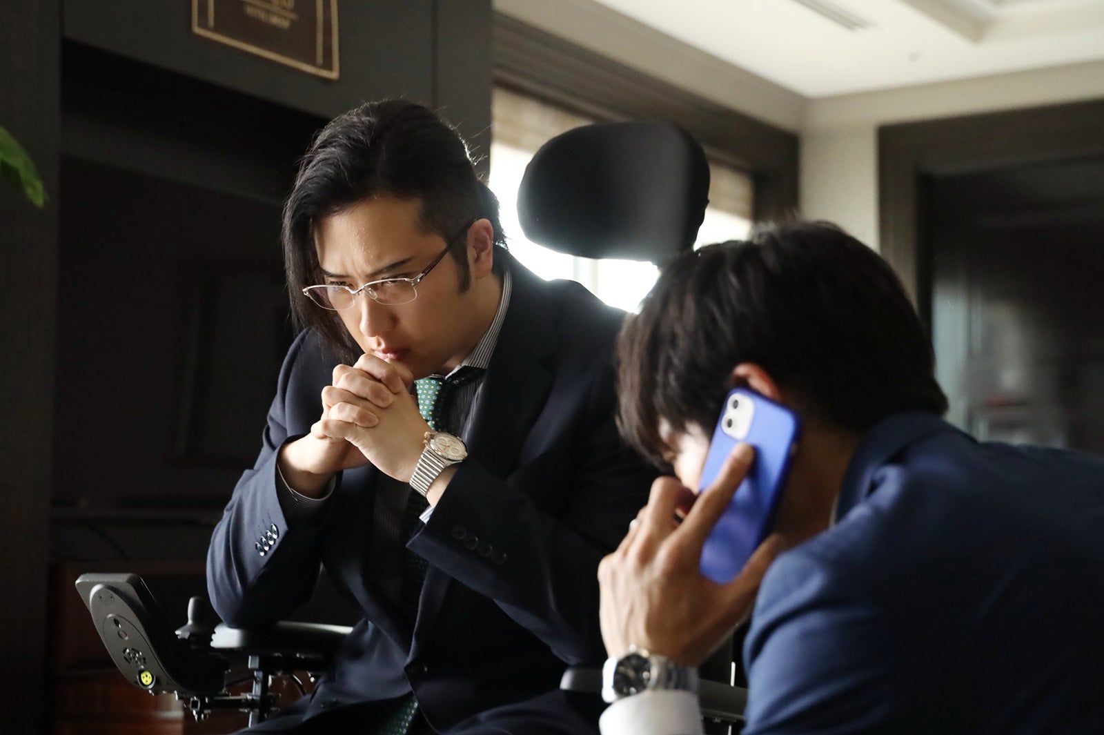 尾上松也、松下洸平／「やんごとなき一族」最終話より（C）フジテレビ