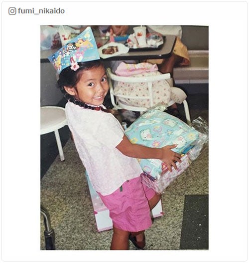 二階堂ふみ「真っ黒だった」幼少期の写真公開で反響「日焼け姿も新鮮」「やっぱり美少女」