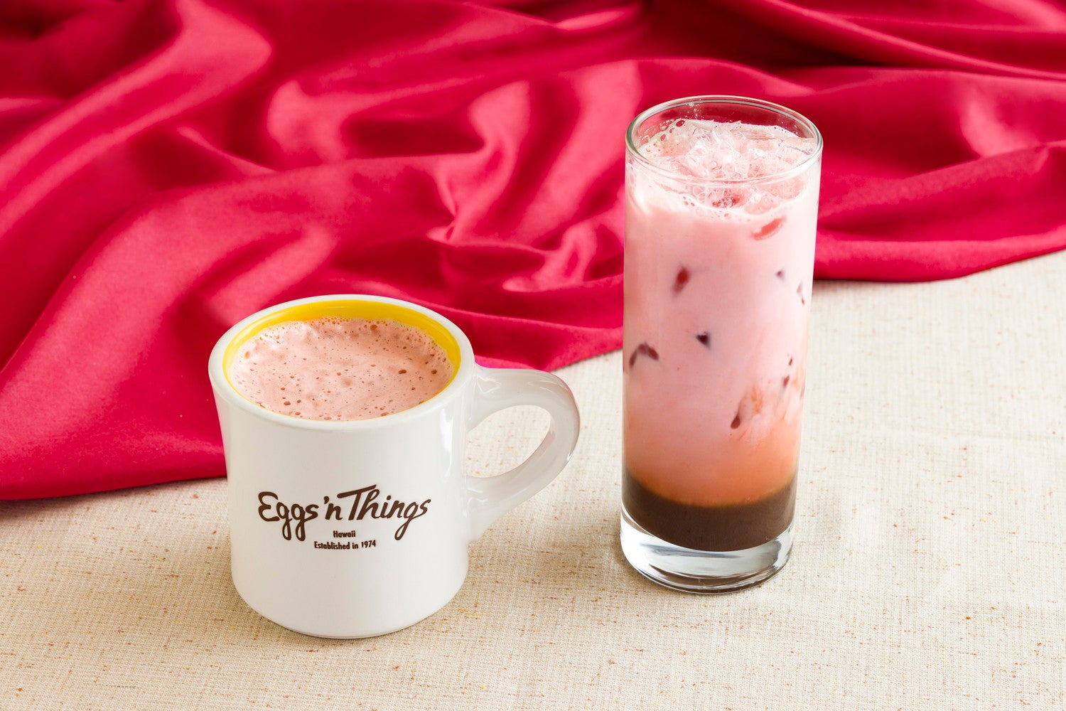 ストロベリーショコラ [ Hot or Iced ]税込650円／画像提供：Eggs’n Things Japan