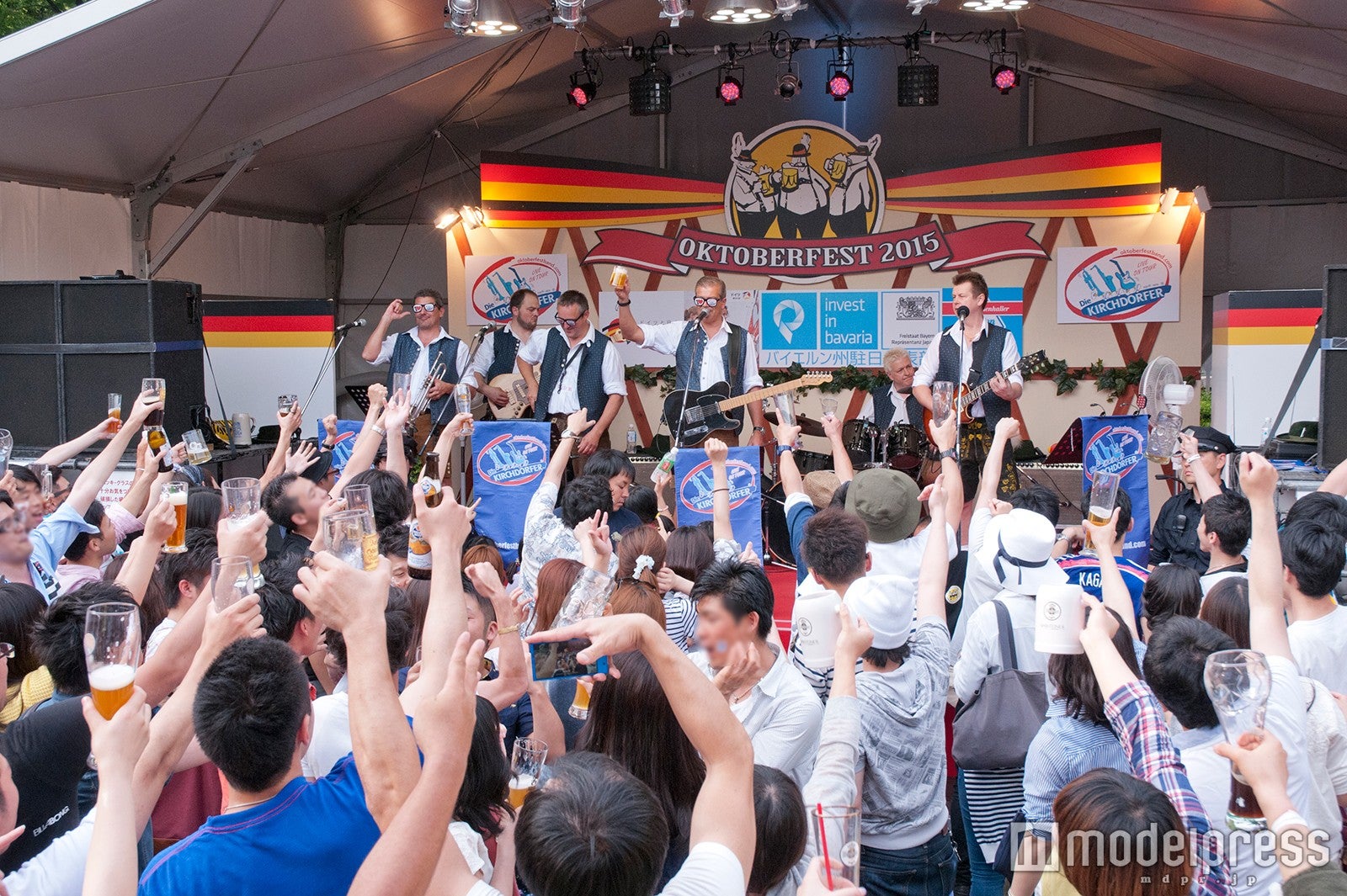 本場ドイツビールで乾杯／画像提供：オクトーバーフェスト実行委員会