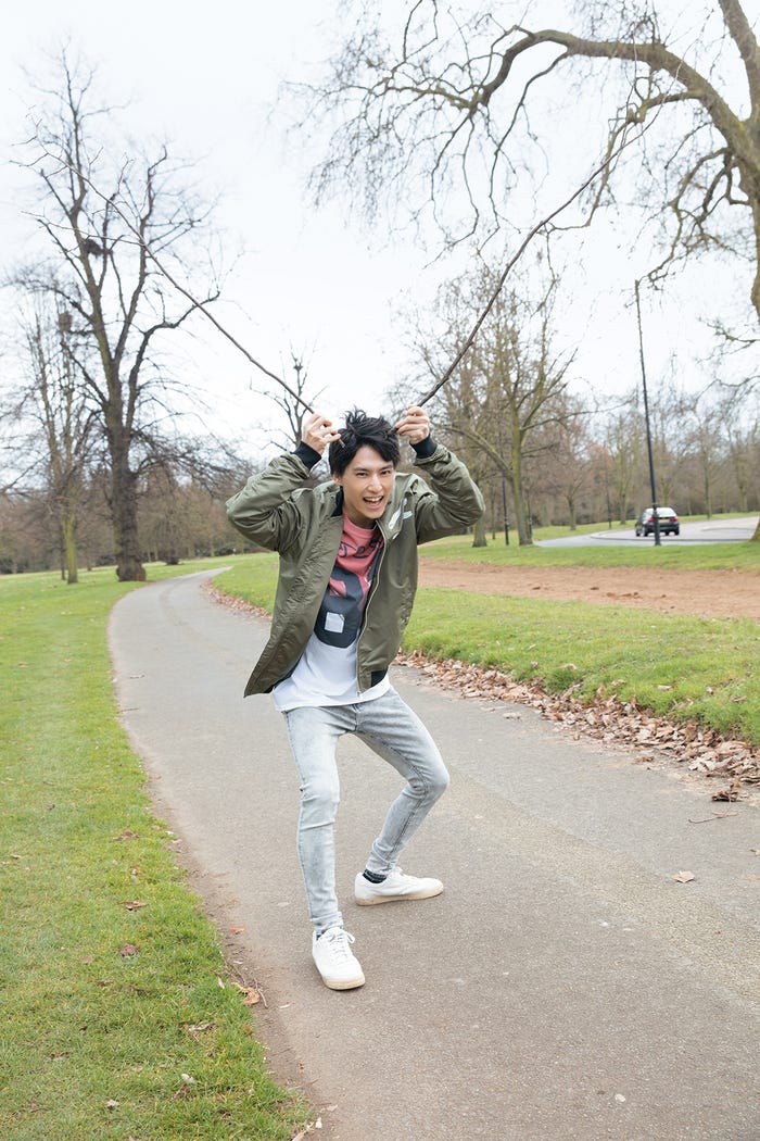 ユースケ/ユースケ写真集『どんどん超特急の魅力に気づいちゃう?ロンドン・アイならぬ、超特急愛~◆』より(提供画像)