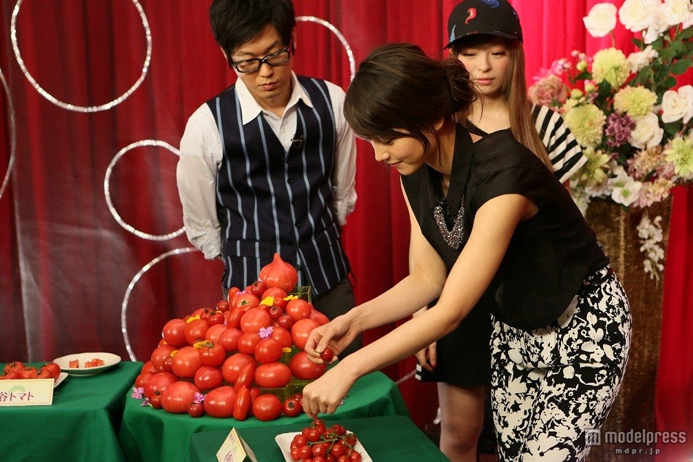 左から：山崎樹範、堀北真希、きゃりーぱみゅぱみゅ／画像提供：関西テレビ