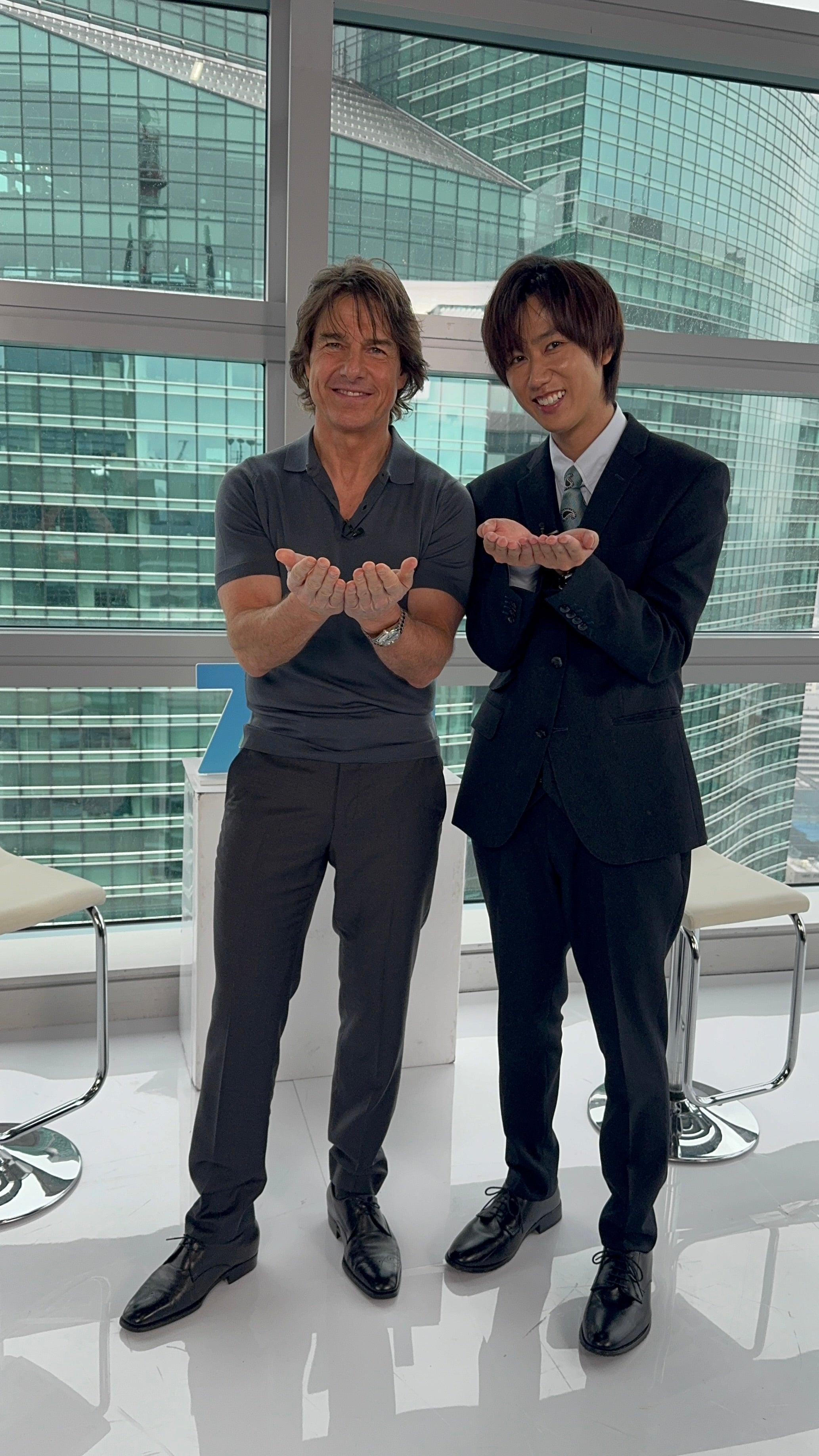 Snow Man阿部亮平、トム・クルーズに“全編英語”で独占インタビュー 決死のアクション続けられる秘訣とは