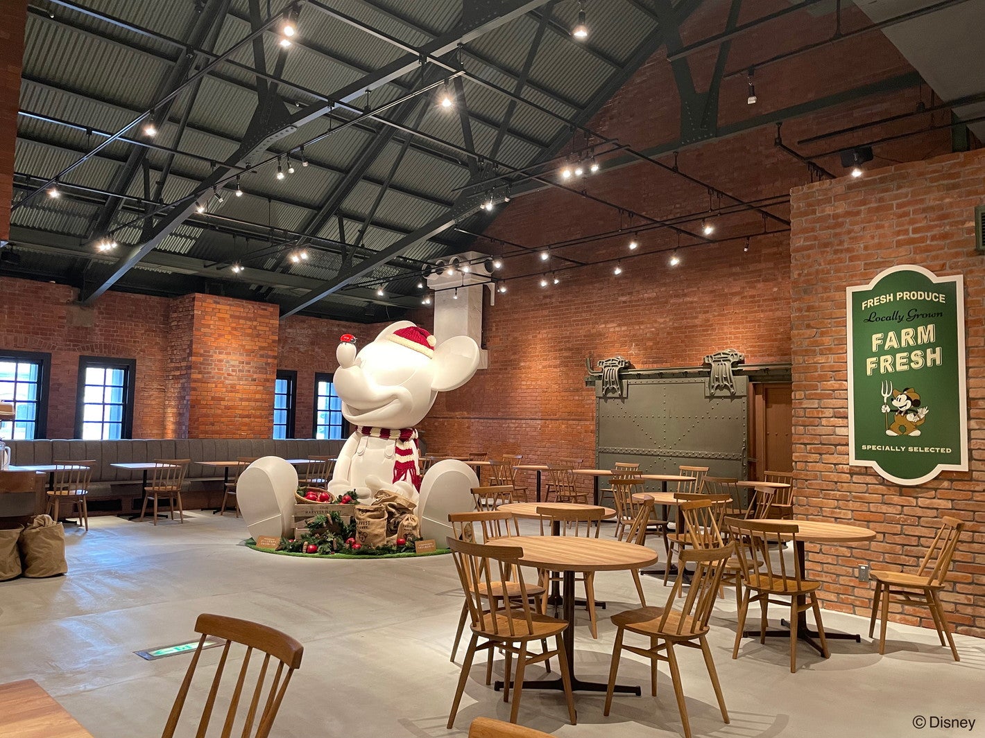 Disney HARVEST MARKET By CAFE COMPANY 横浜赤レンガ倉庫店（C）Disney