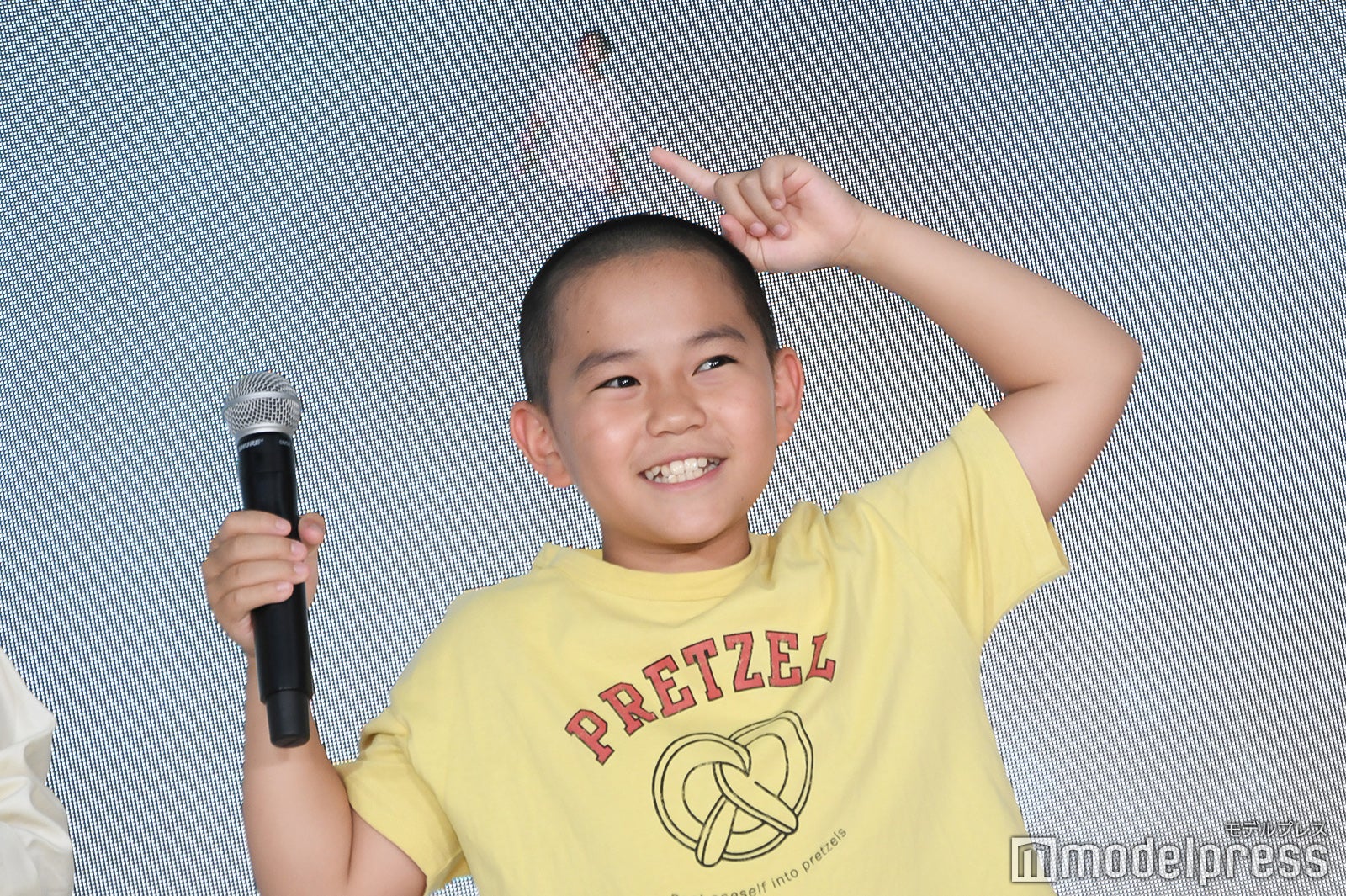 15cmの八木勇征を頭に乗せた番家天嵩（C）モデルプレス