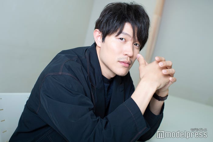 鈴木亮平 (C)モデルプレス