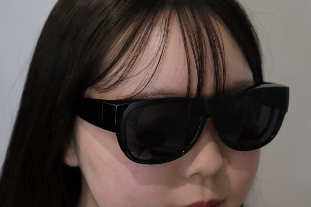 ダイソー　オーバーサングラスA　眼鏡　着用例