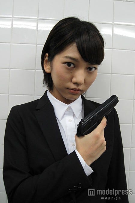 ショートヘアの高城亜樹