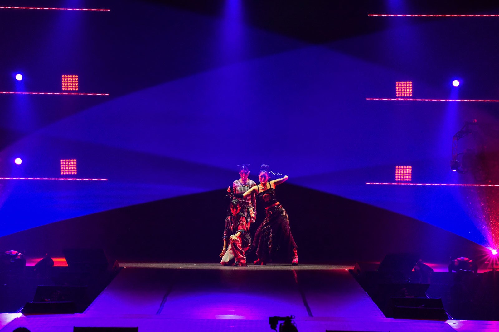 IS:SUE（C）Rakuten GirlsAward 2024 AUTUMN／WINTER