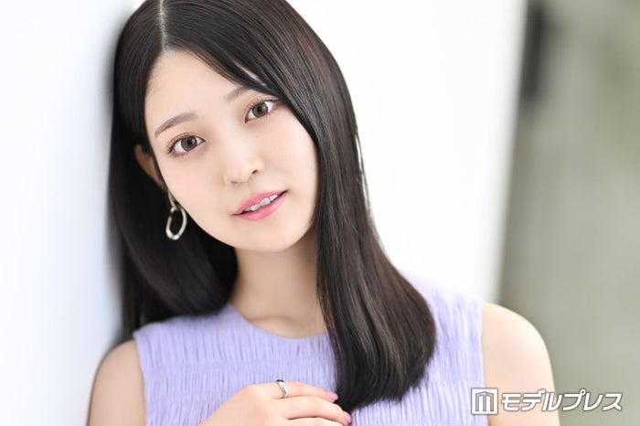 乃木坂46阪口珠美、1・2期生卒業後は「悩んで苦しい毎日だった」救われた梅澤美波の存在【1st写真集「青いバラ」インタビュー後編】