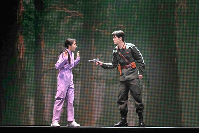 ミュージカル「愛の不時着」撮影:阿部章仁