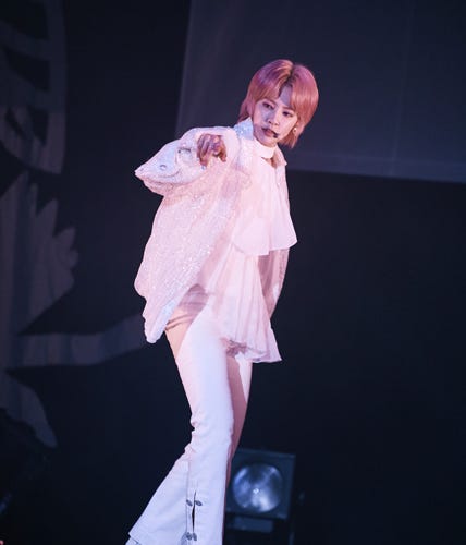 ミヤソロステージ(C)KIWI MEDIA JAPAN