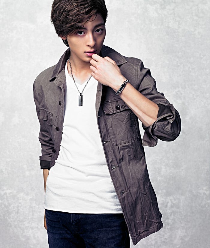 高杉真宙「POLICEジュエリー」ビジュアル(撮影:八木淳)