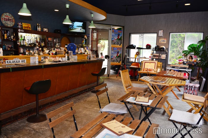 店内は海外カフェのようなオールドアメリカンなムード(C)モデルプレス