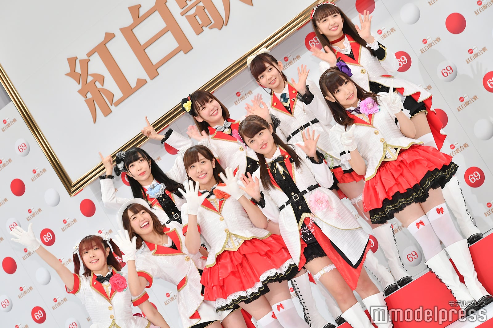 Aqours／（前列左から）降幡愛、斉藤朱夏、伊波杏樹、逢田梨香子、鈴木愛奈（後列左から）小林愛香、高槻かなこ、諏訪ななか、小宮有紗（C）モデルプレス