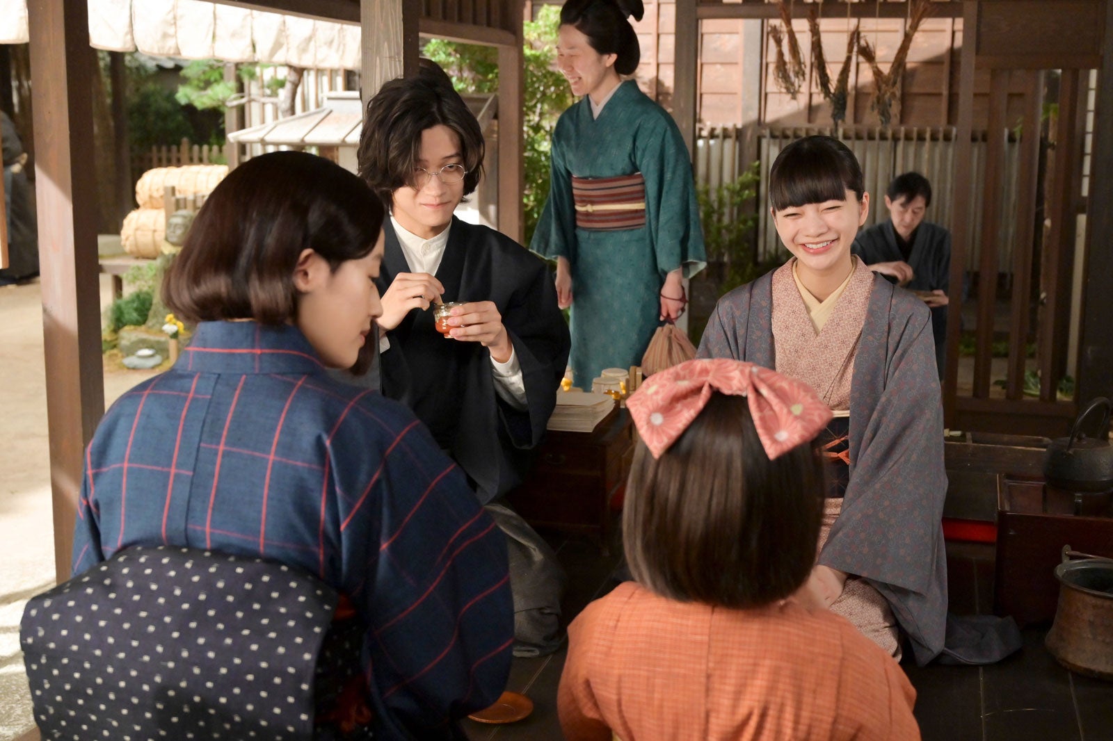 上坂樹里、佐野晶哉、英茉、見上愛「風、薫る」第90話（C）NHK