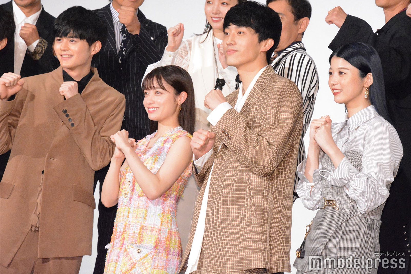 （左から）鈴鹿央士、橋本環奈、杉野遥亮、馬場ふみか（C）モデルプレス