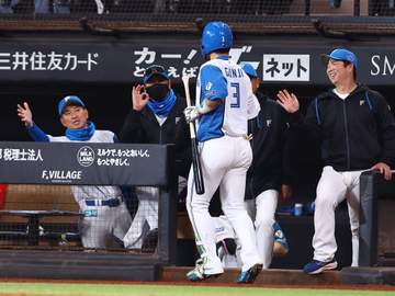 日本ハム打線爆発12得点大勝で今季初2連勝 万波3ラン＆郡司ソロで23年ぶり7戦連続本塁打 驚異的破壊力7戦18発