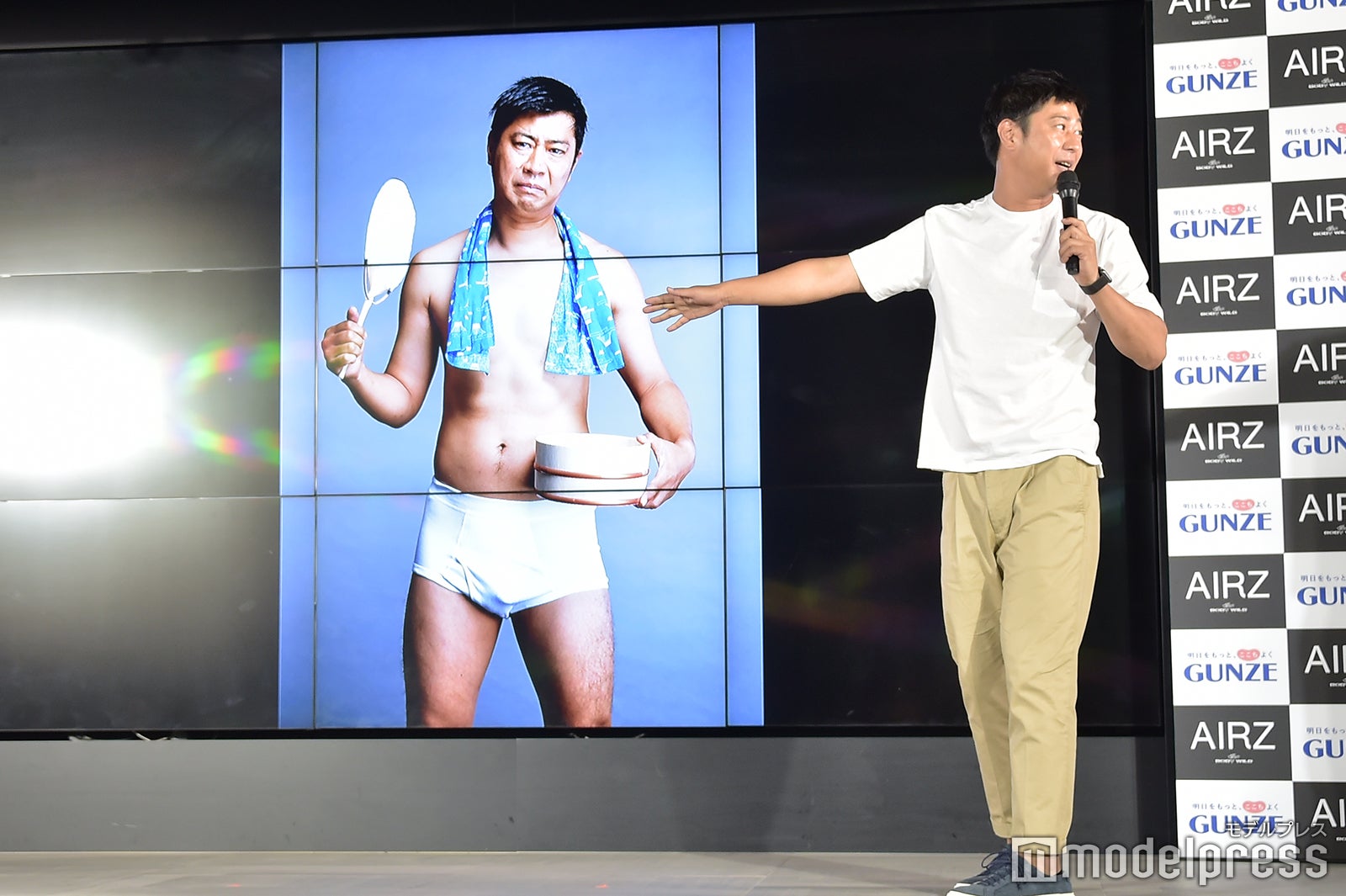 パンサー尾形の下着姿 （C）モデルプレス