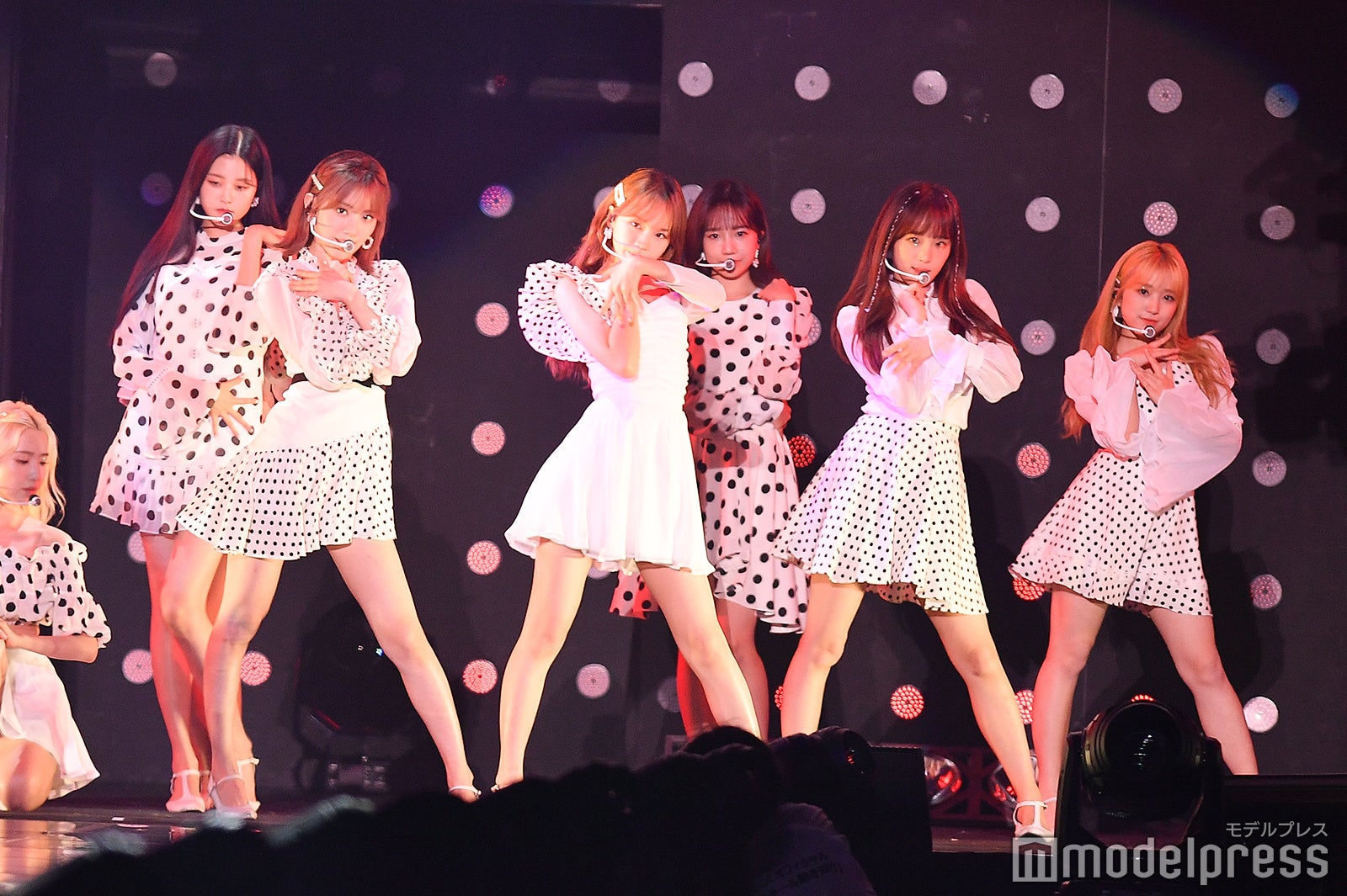 IZ＊ONE（C）モデルプレス