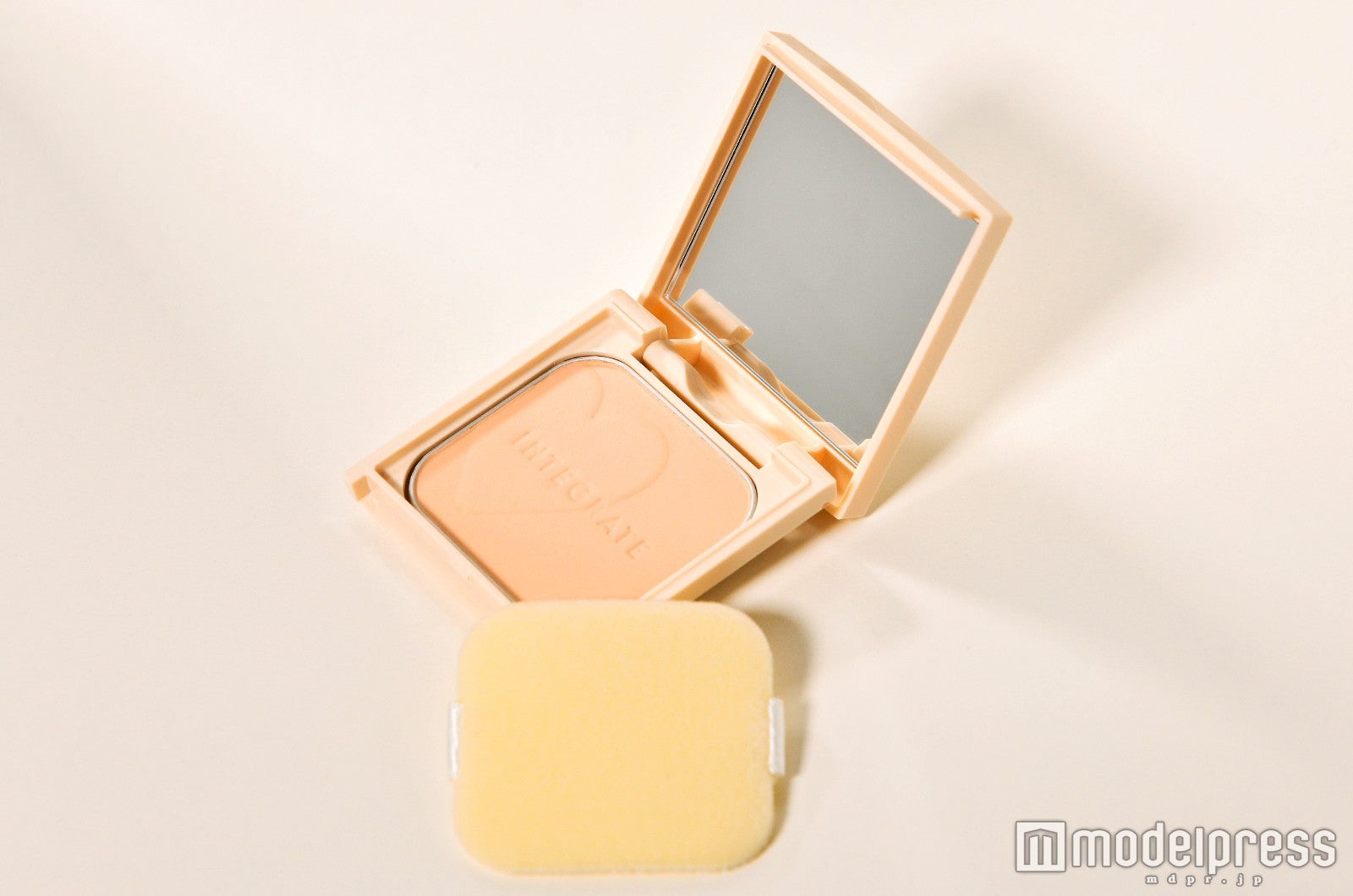 仕上げやメーク直しに活躍「スーパーキープパウダー」（C）モデルプレス