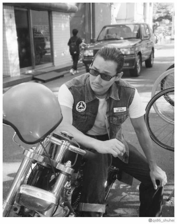 野村周平、髭＆オールバックのモノクロショットに「渋くてカッコいい」「ダンディすぎる」の声