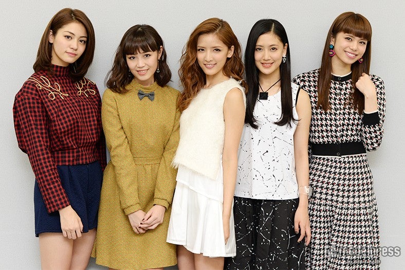 （左より）楓、鷲尾伶菜、藤井萩花、藤井夏恋、佐藤晴美