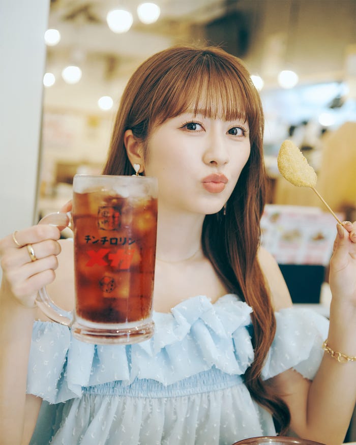 佐々木彩夏 1st写真集 「ぺろり」串カツ田中/東京(C)SDP